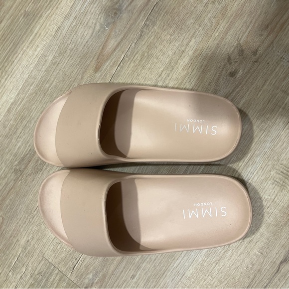 Simmi London Slides | US 9 - Picture 1 of 5